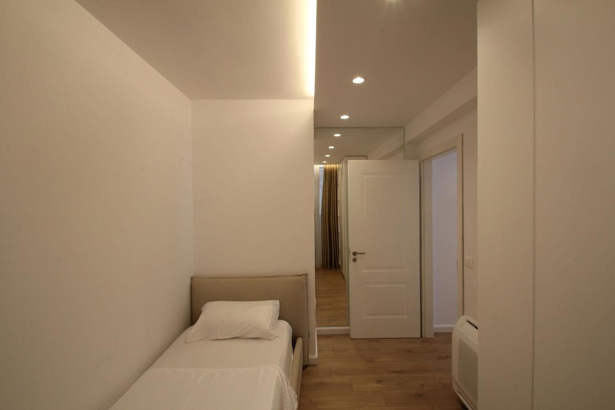 Belleview 8 * Tirana